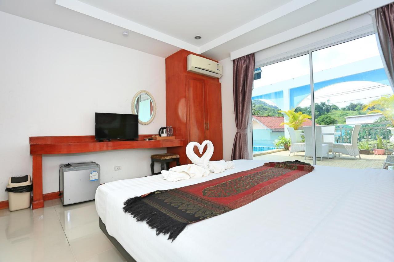 Hotel Lucky Sun Patong Esterno foto