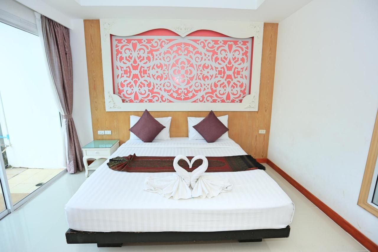 Hotel Lucky Sun Patong Esterno foto