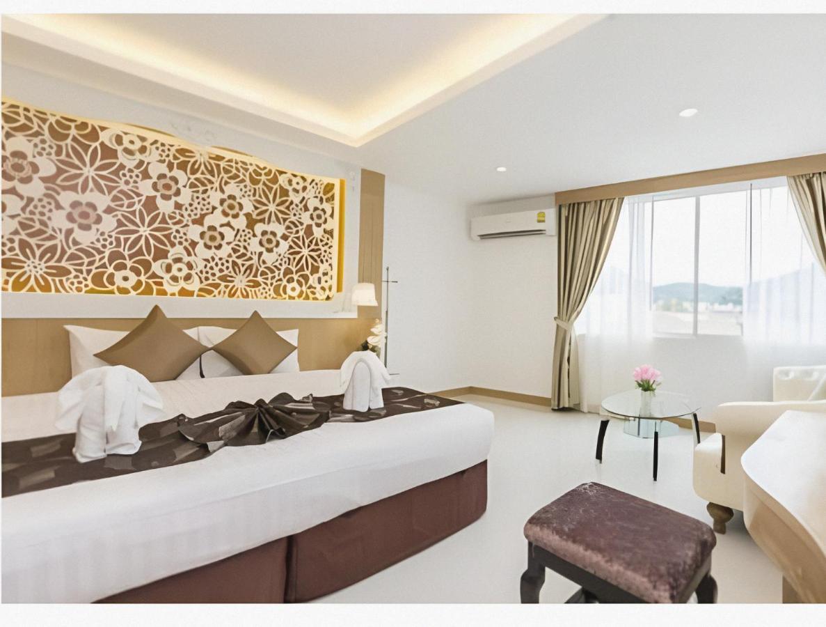 Hotel Lucky Sun Patong Esterno foto