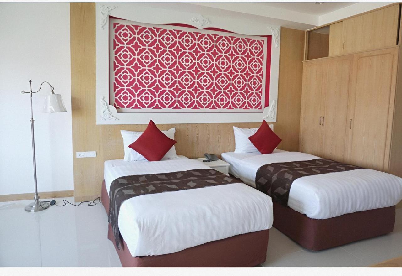 Hotel Lucky Sun Patong Esterno foto