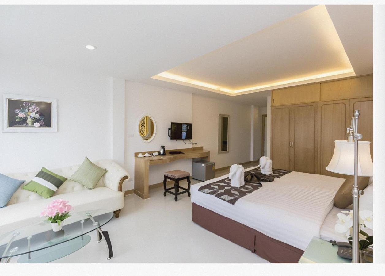 Hotel Lucky Sun Patong Esterno foto